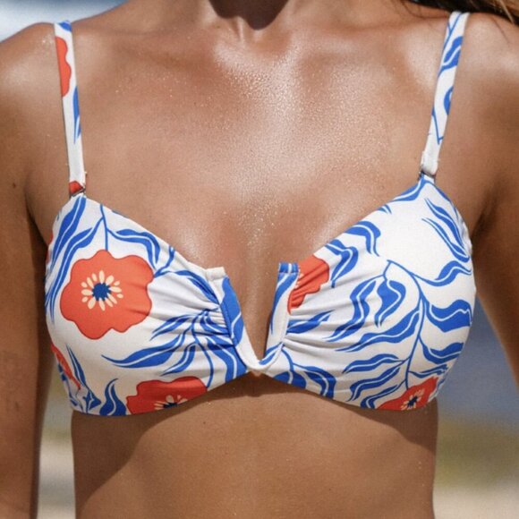 BERLOOK V Notch Floral Bikini Top ONLY 51 - Picture 1 of 10